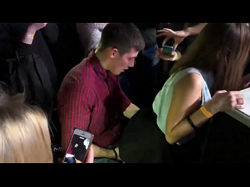 ❤️ Todellista seksiä venäläisessä yökerhossa. 18-vuotias venäläinen tyttö peräaukkoon ja emättimeen nussittu yökerhossa ❤️ Porno at us fi.hentaiser.ru ❤